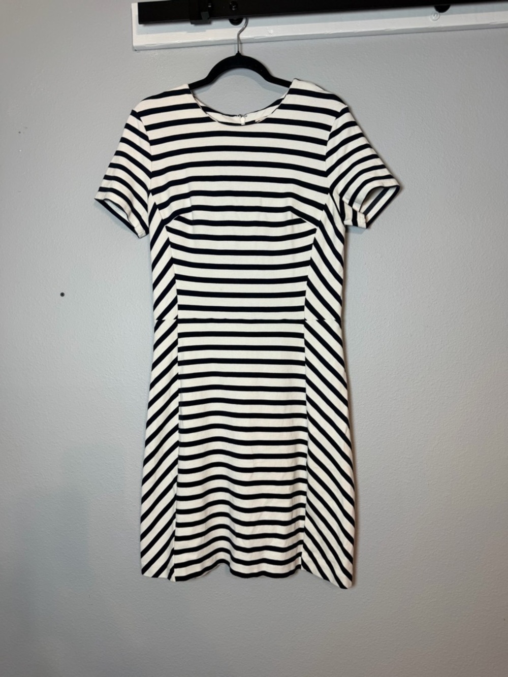 Brooks Brothers Red Fleece Striped Dress Size Large Navy Blue White Flaw